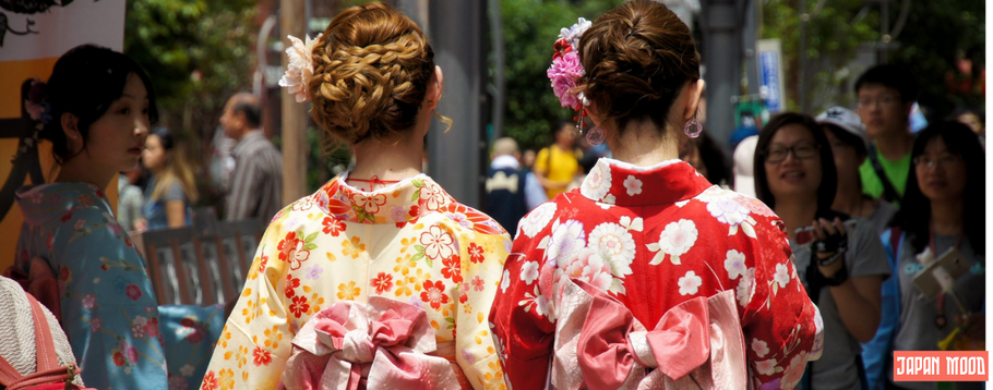 Anime style, 1 male, kimono, japanese shrine pliest