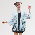 Charger l&#39;image dans la galerie, Veste Kimono Femme Motifs Corbeaux &#39;Chibiusa Tsukino&#39;
